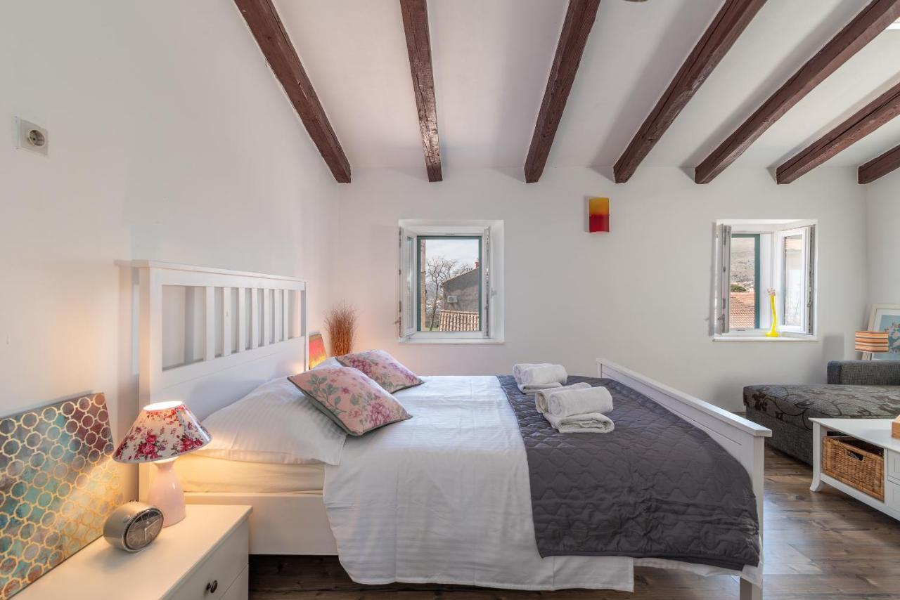 Apartment Ana Trogir Exterior photo
